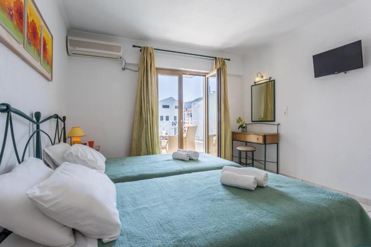 Ritsa Studios Skiathos Town Exterior foto